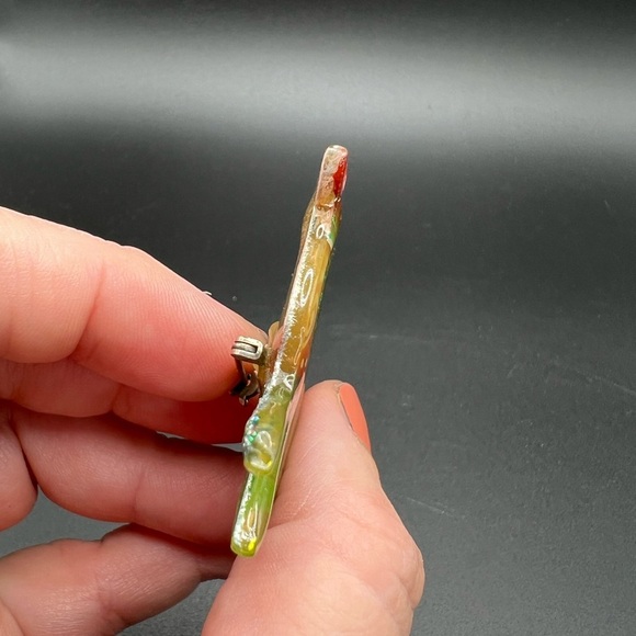 Artisan Robin Senour ~ Sacred Laughter ~ Colorful Kangaroo Brooch Pin Signed - Picture 6 of 10